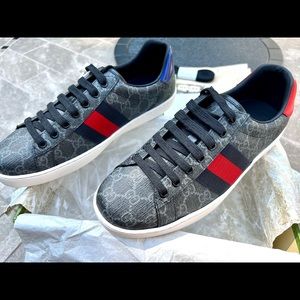 **NEW** Gucci Ace Supreme Sneaker Size 9US / EU42 with box, tags & dust covers